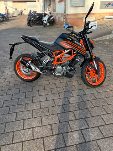 KTM Duke 125