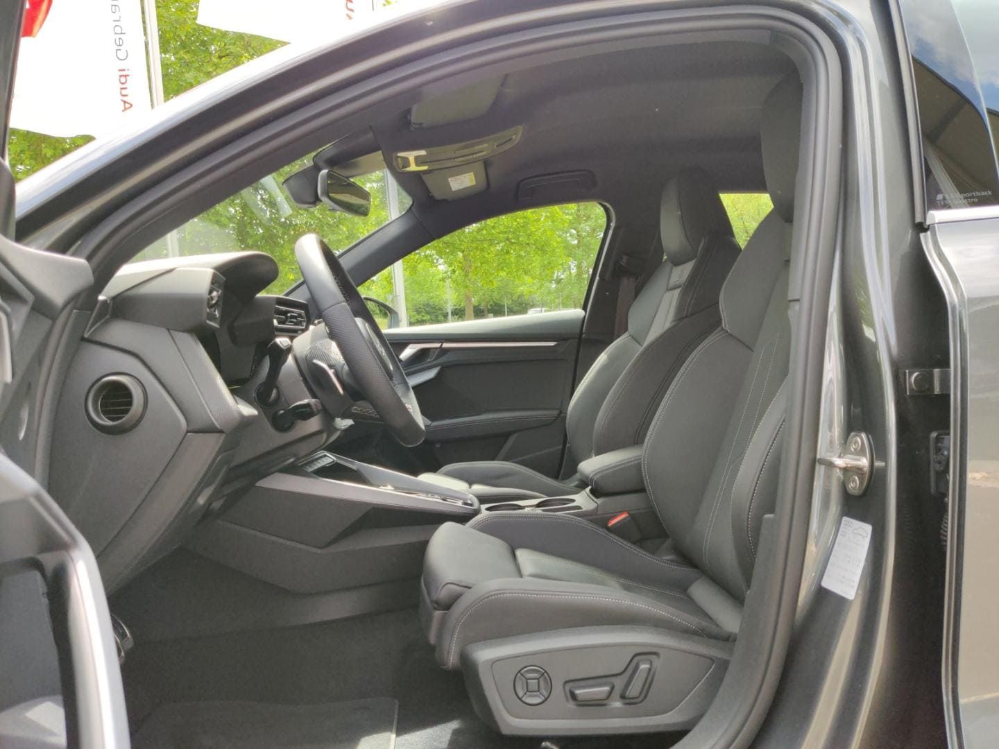 Fahrzeugabbildung Audi S3 Sportback TFSI S tronic quattro