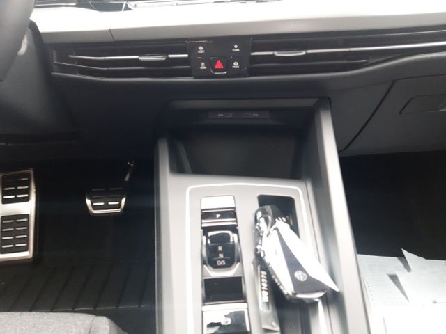 Golf Variant Move 1,5 l eTSI  110 kW DSG  Standh