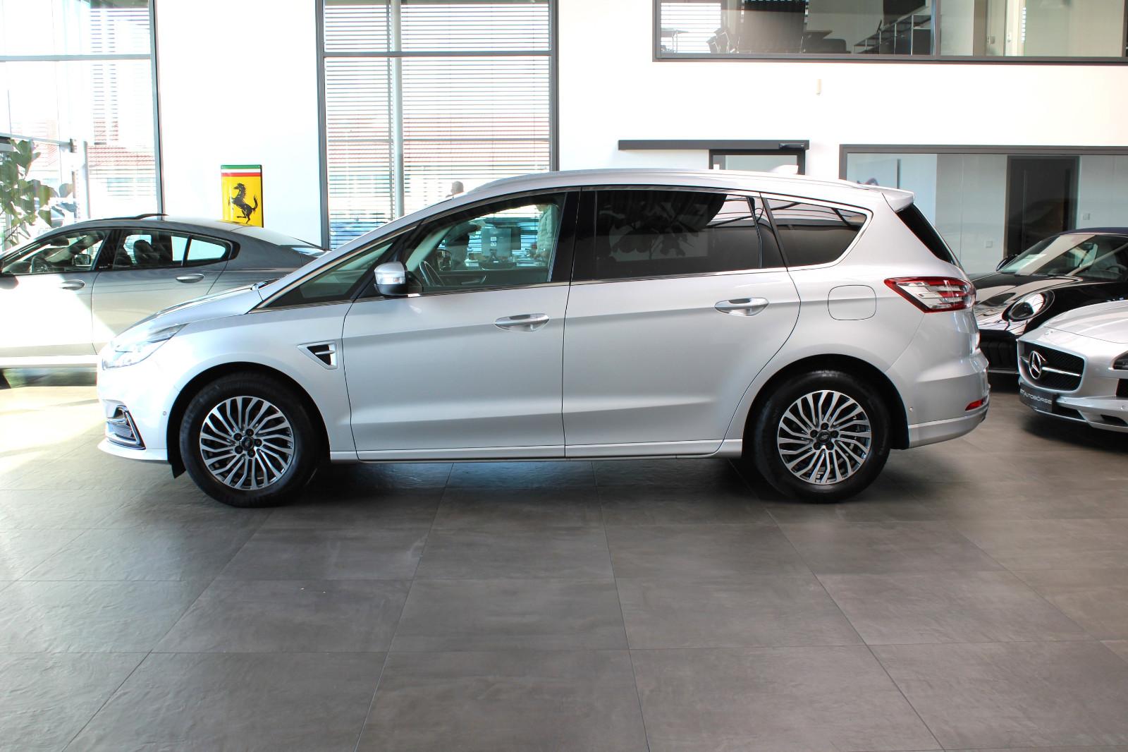 Ford S-MAX *TITANIUM* AUTOMATIK/AHK/NAVI/LED/8-FACH!