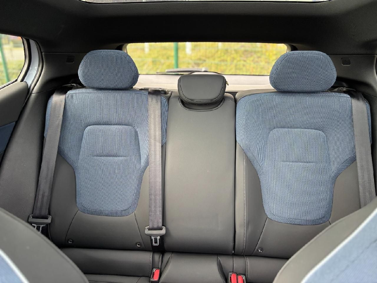 Fahrzeugabbildung Volvo EX30 Performance Pure Electric Ultra AWD
