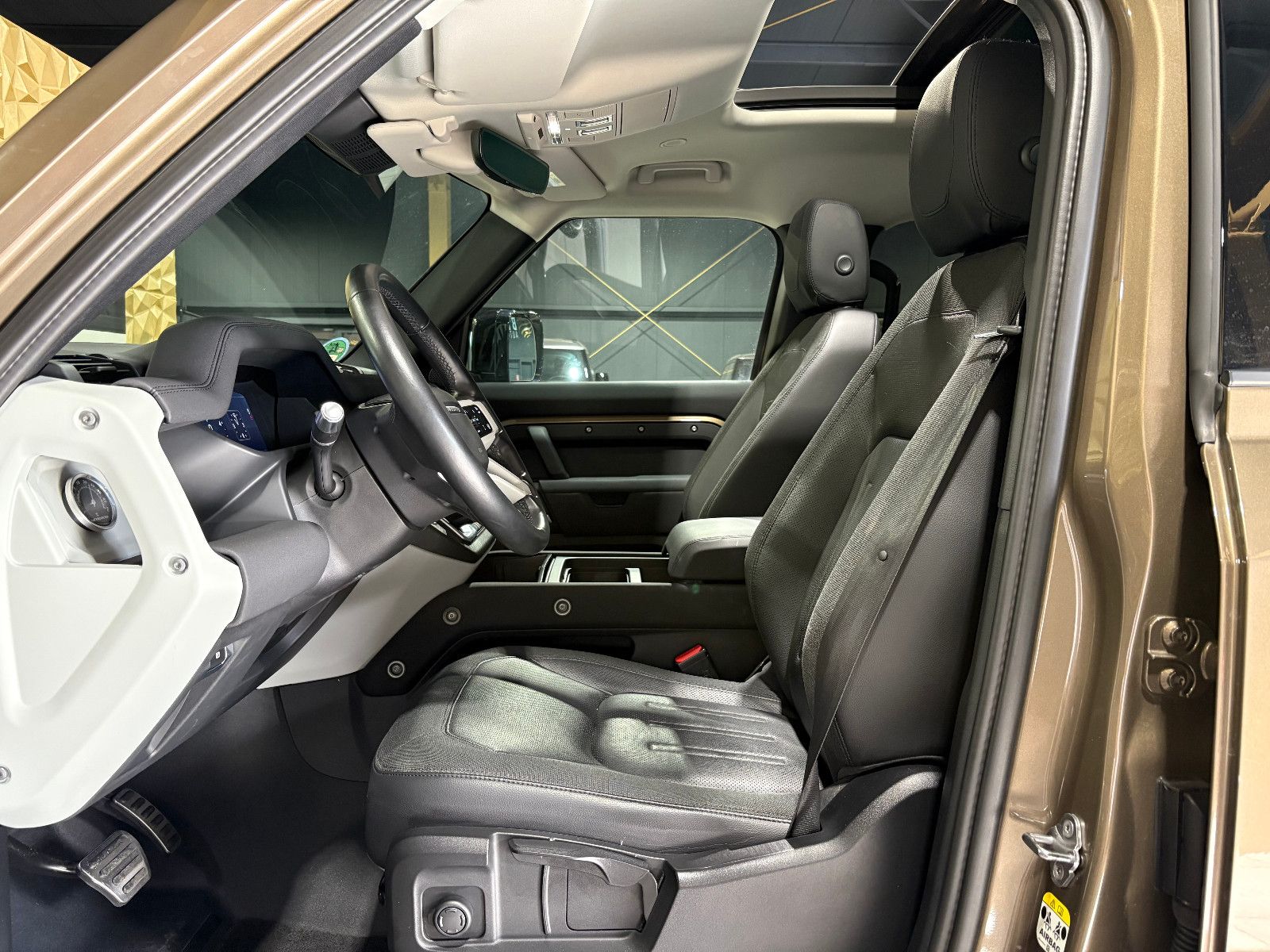 Fahrzeugabbildung Land Rover Defender 110 S/360°/NAVI/PANO/APPLE/ACC/SHZ
