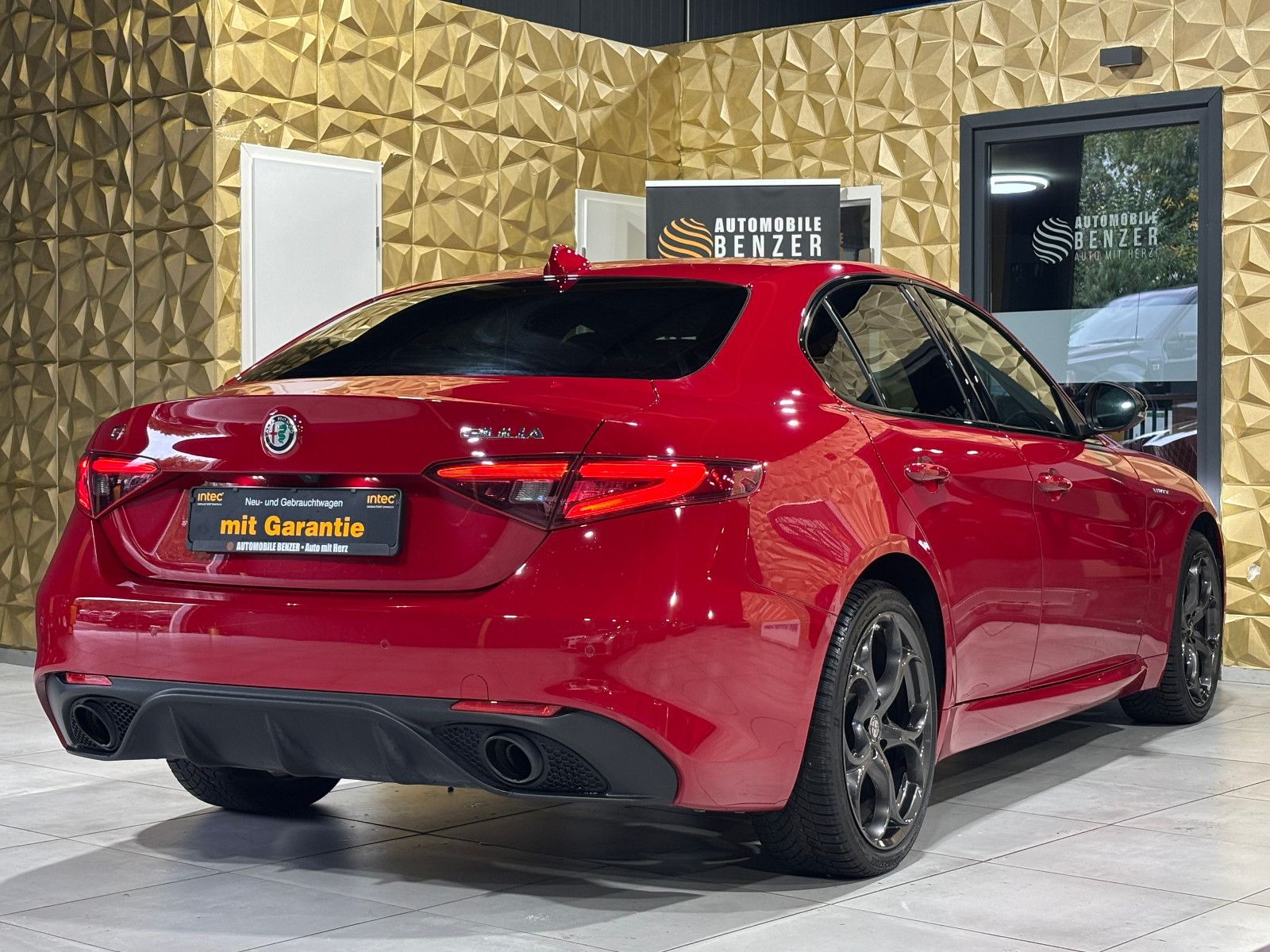 Fahrzeugabbildung Alfa Romeo Giulia Veloce Q4/ACC/MEMORY/KAMERA/NAVI/SOUND/