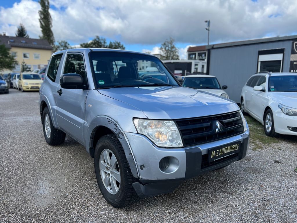 MITSUBISHI Pajero