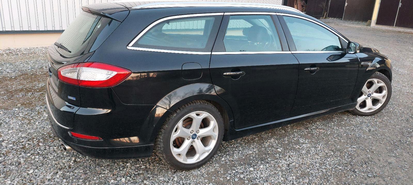 Ford Mondeo 2013 — interior