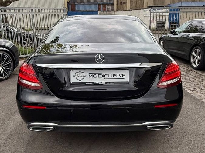 Fahrzeugabbildung Mercedes-Benz E 400 E Limousine E 400 d 4Matic