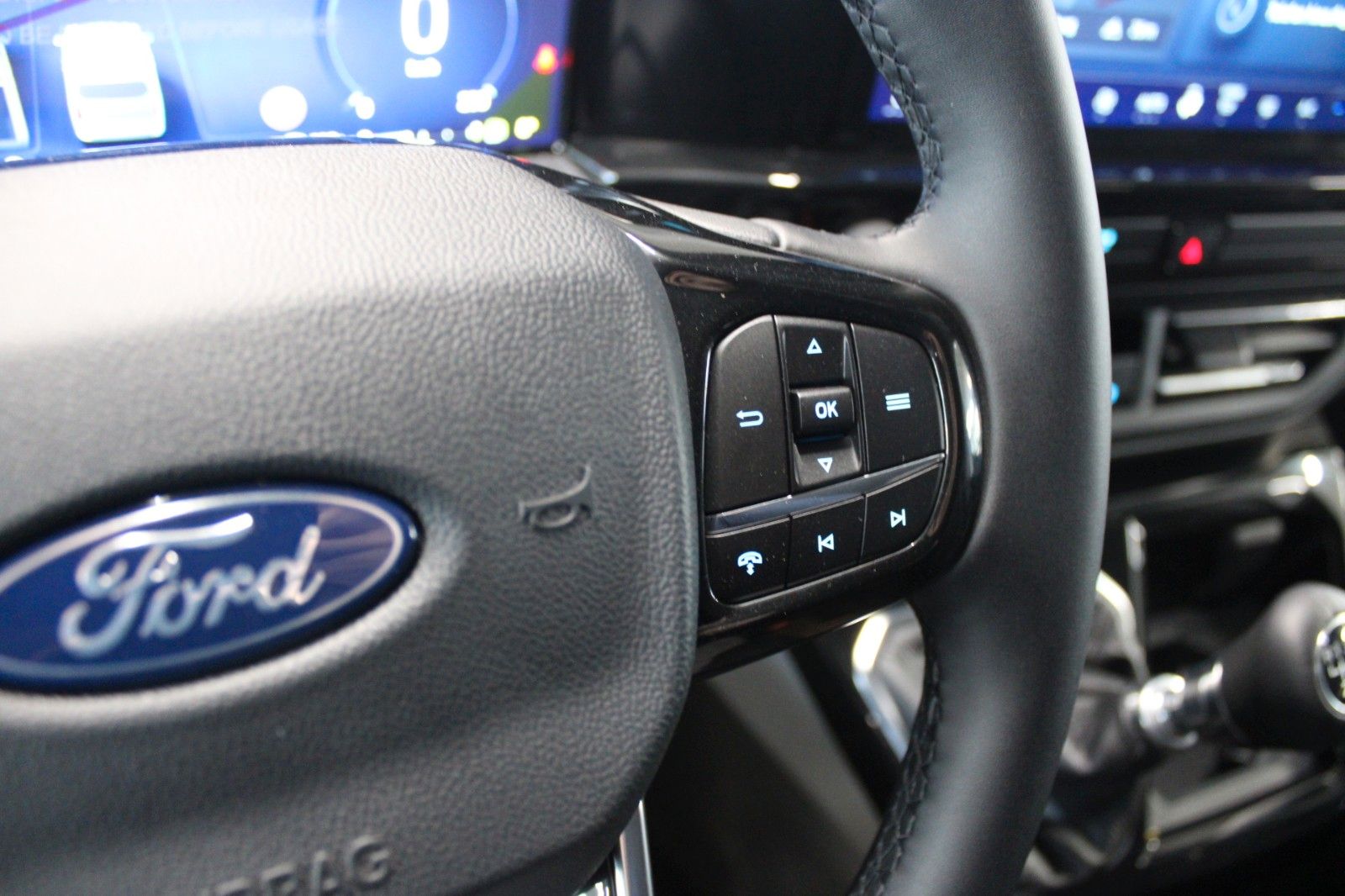 Fahrzeugabbildung Ford NUGGET L1 Titanium MARKISE + Aufstelldach SOFORT