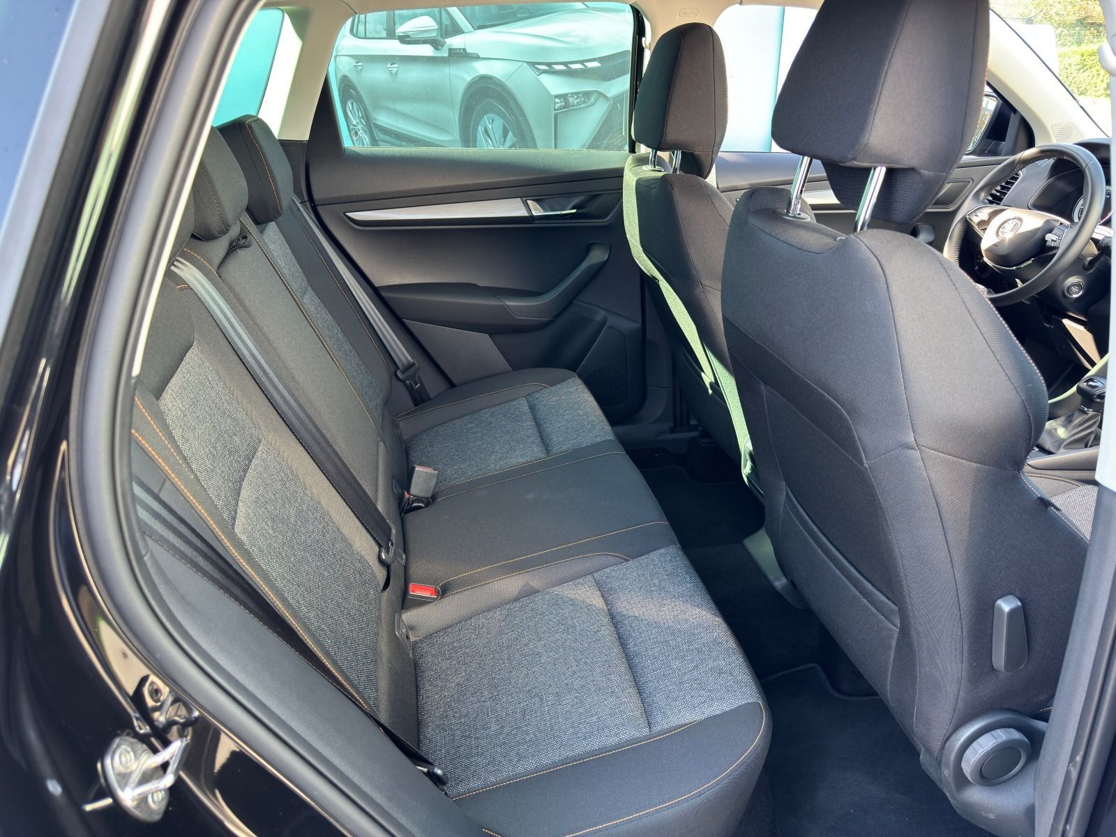 Fahrzeugabbildung SKODA Karoq 1.5 TSI DSG*AHK*RFK*ACC*eHeck