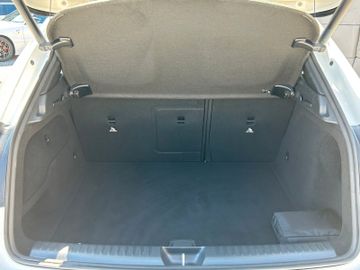 Fahrzeugabbildung Mercedes-Benz GLA 200 LED PDC 360° Kamera Navi  SHZ BLT