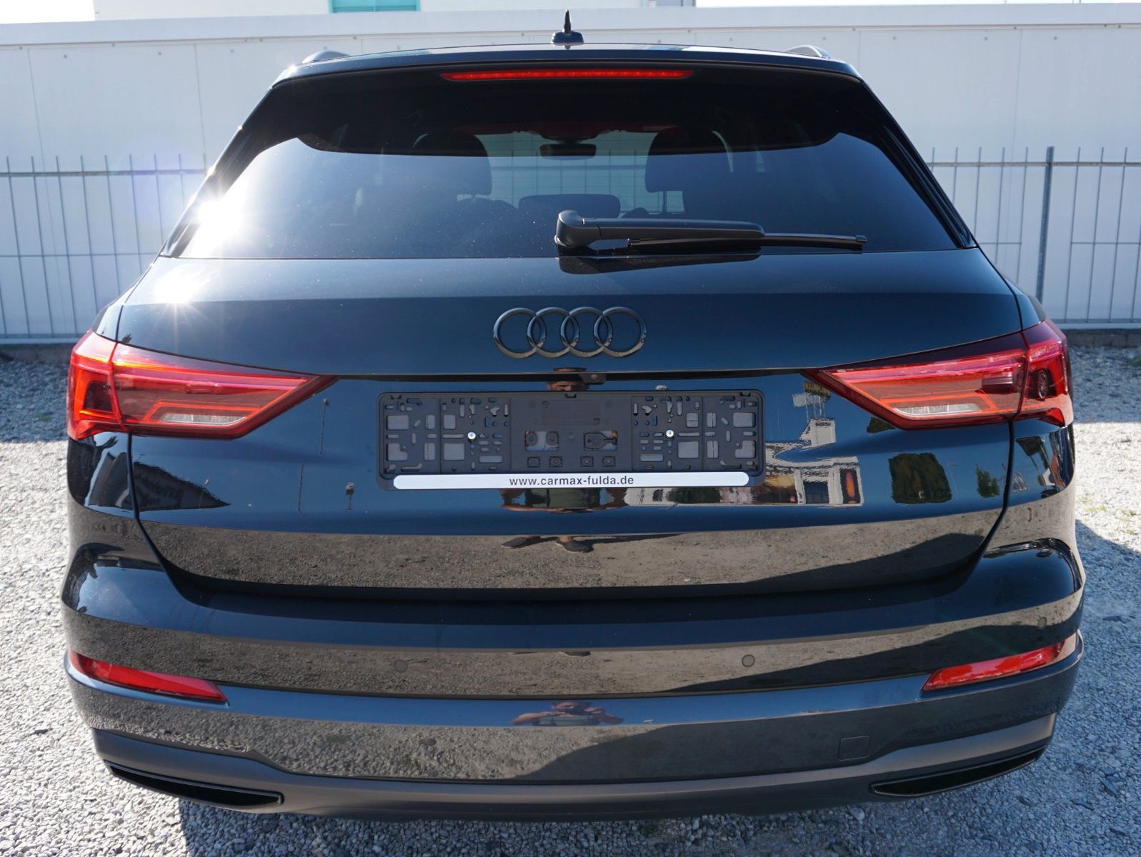 Fahrzeugabbildung Audi Q3 35 TFSI S Line Black Paket,LED,Navi,ACC,AHK