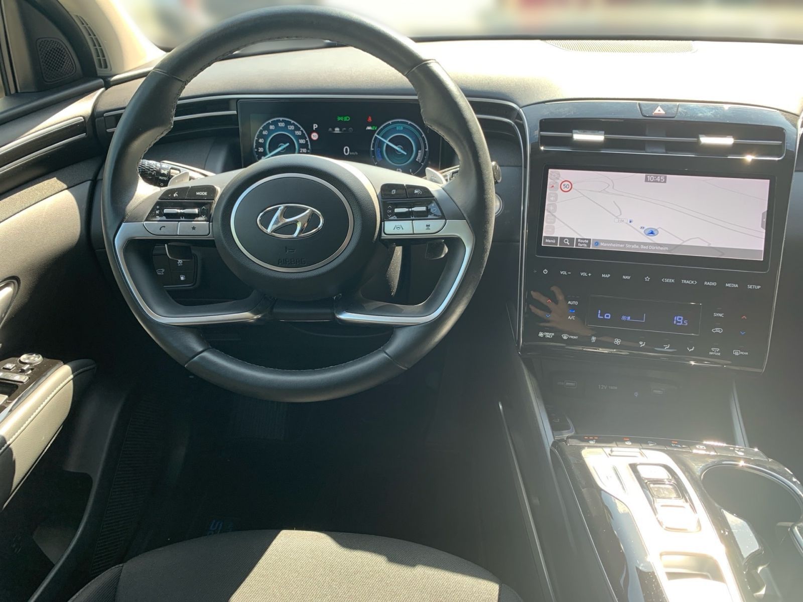 Fahrzeugabbildung Hyundai Tucson 1.6 T-GDI Trend Plug-In Hybrid 4WD 8x Ber