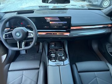 BMW i5 xDrive40 M Sportpaket Head-Up HK HiFi DAB