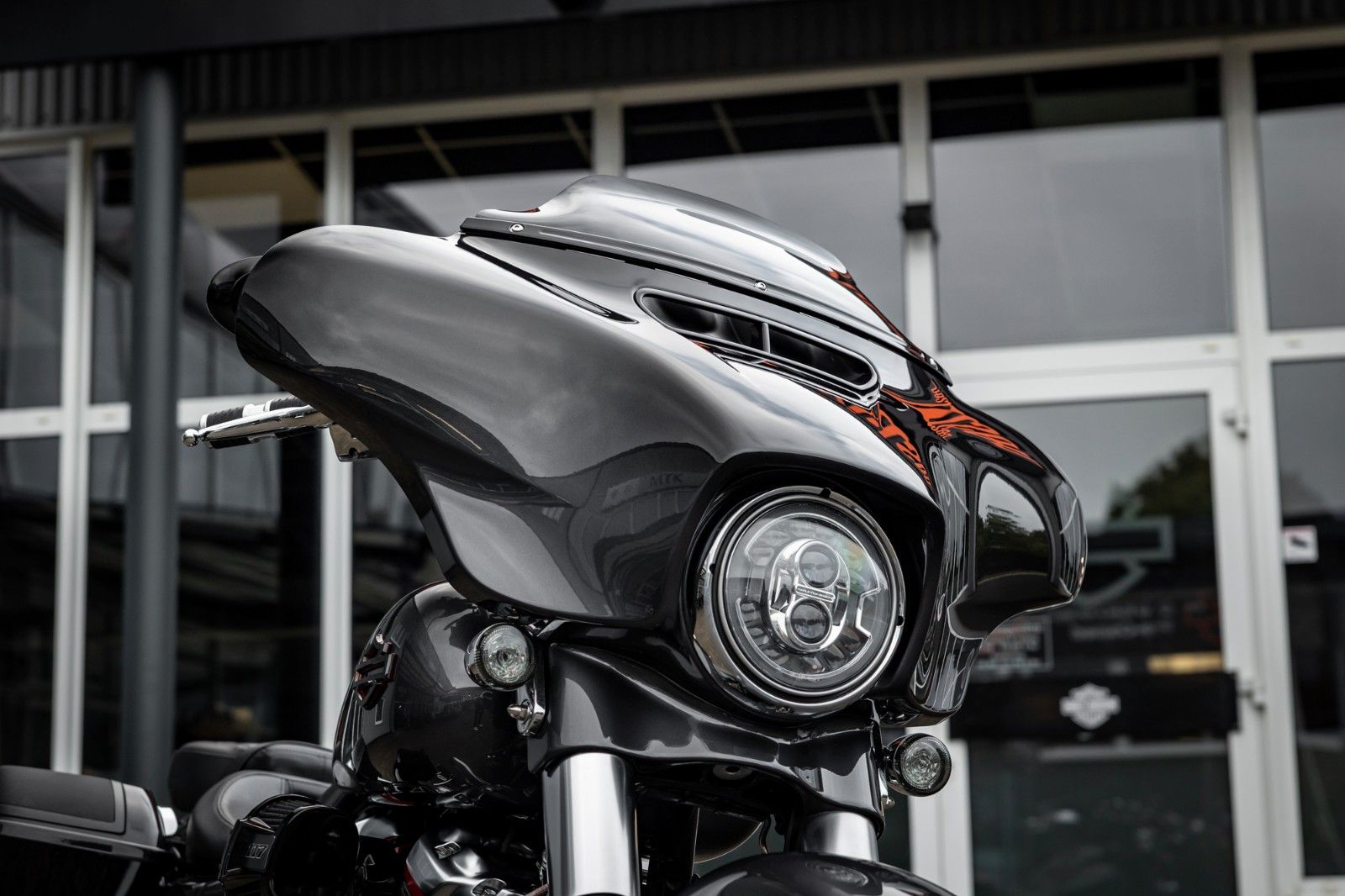 Fahrzeugabbildung Harley-Davidson FLHXSE CVO Street Glide 117 Cui - JEKILL & HYDE