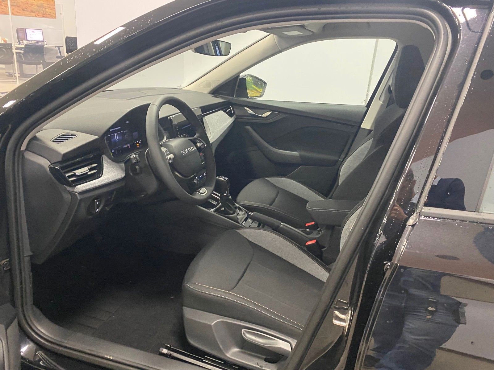 Fahrzeugabbildung SKODA Kamiq 1.5 TSI DSG Selection+SITZHEIZUNG+KAMERA++