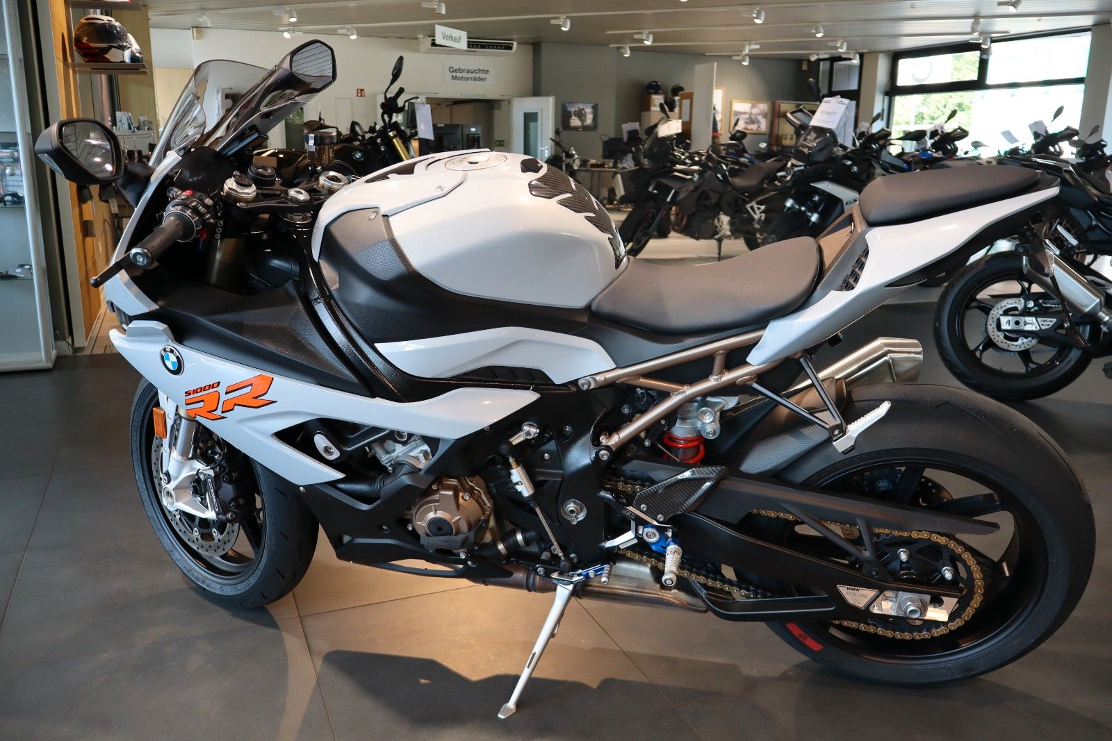 Fahrzeugabbildung BMW S1000RR mit Schmiederäder & M-Fußrastenanlage
