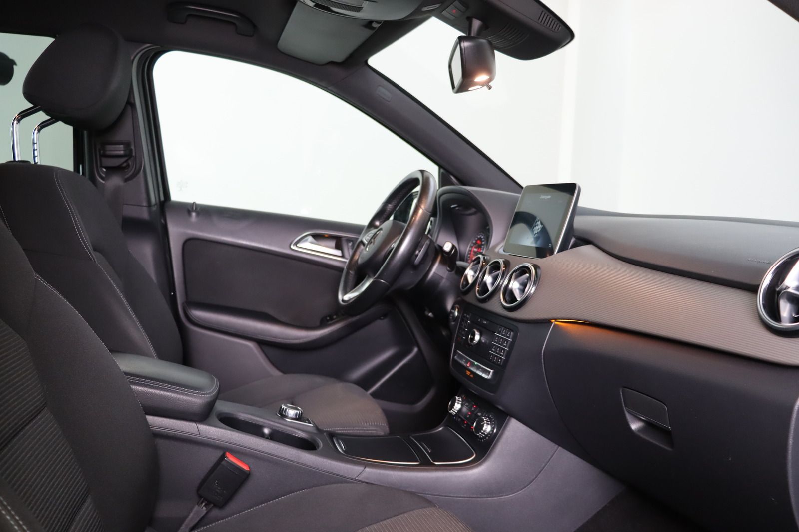 Fahrzeugabbildung Mercedes-Benz B 180 d * LED * Parkassist. * Keyless