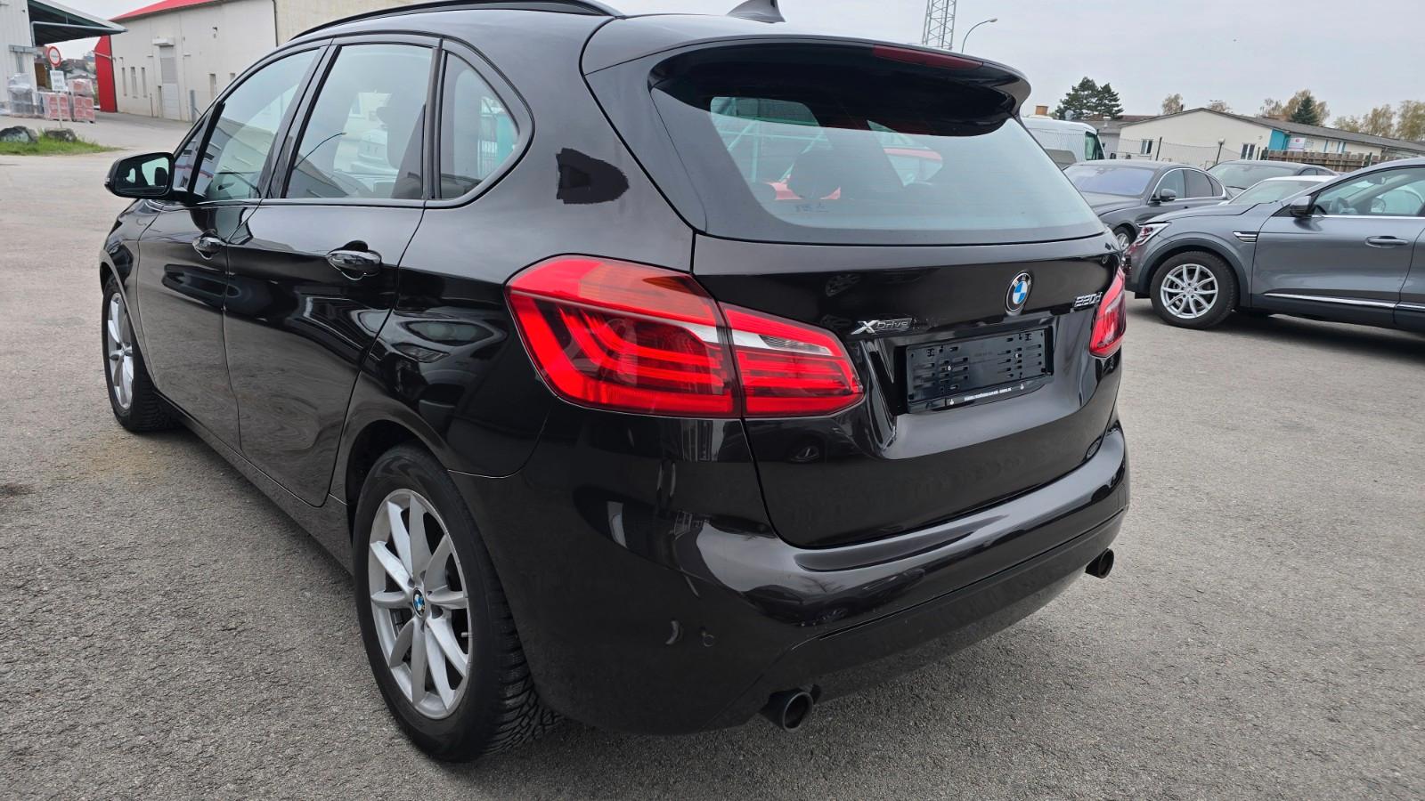 BMW 220 2015 — салон