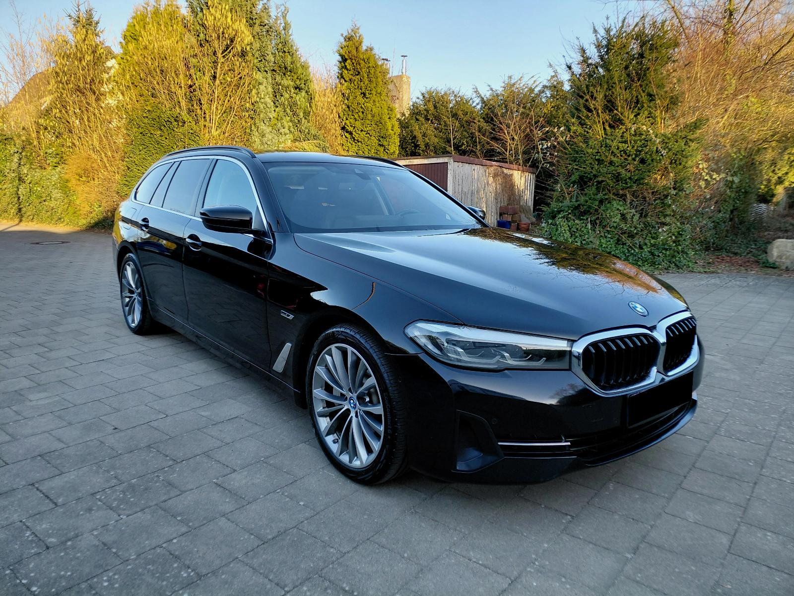 BMW 530 e Touring *LEDER*Live Cockpit*KAMERA*