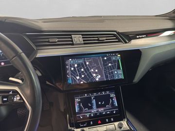 Audi Q8 e-tron - 12