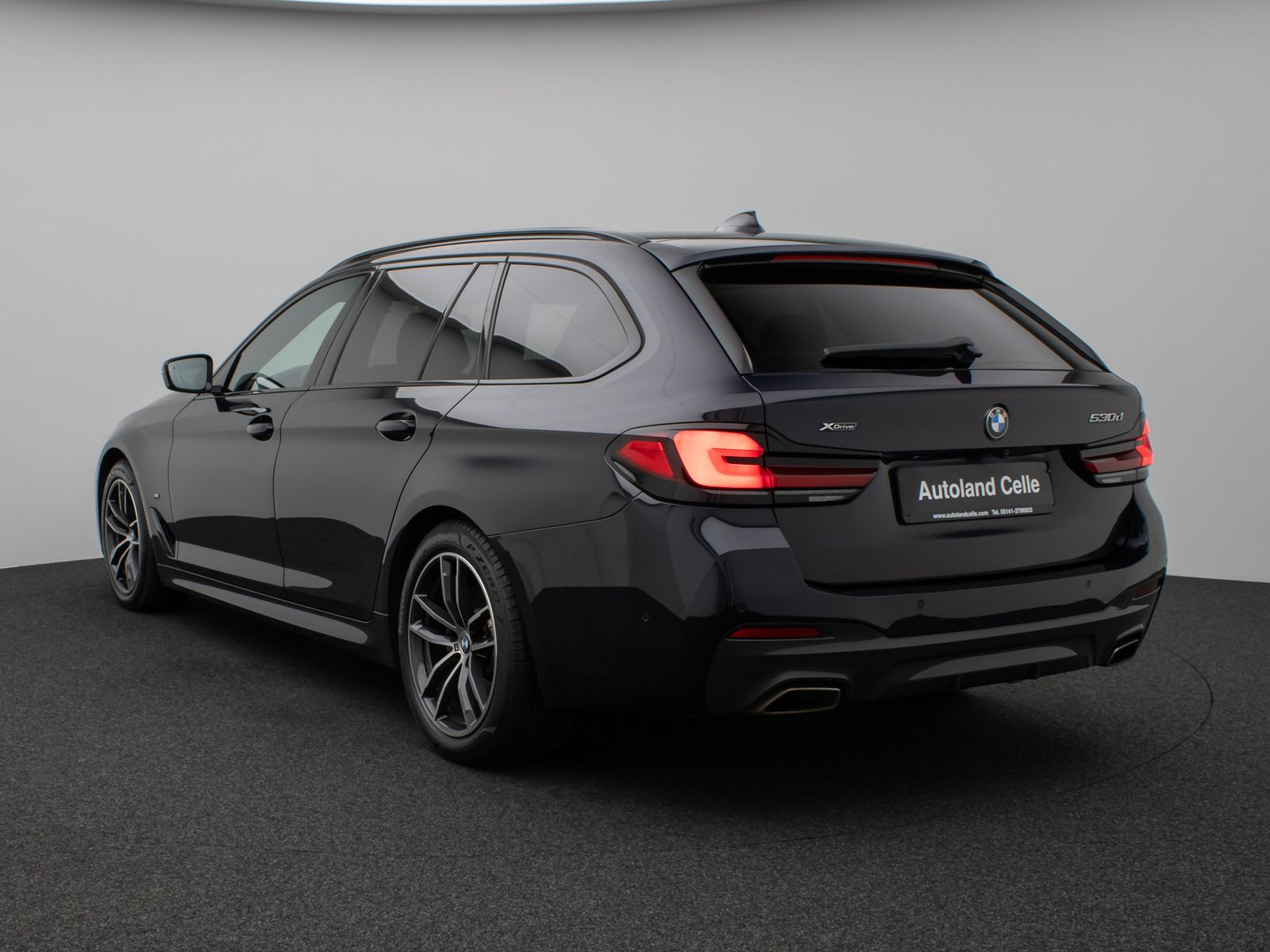 Fahrzeugabbildung BMW 530d xD M Sport Kamera Laser HUD DAB AHK Komfort