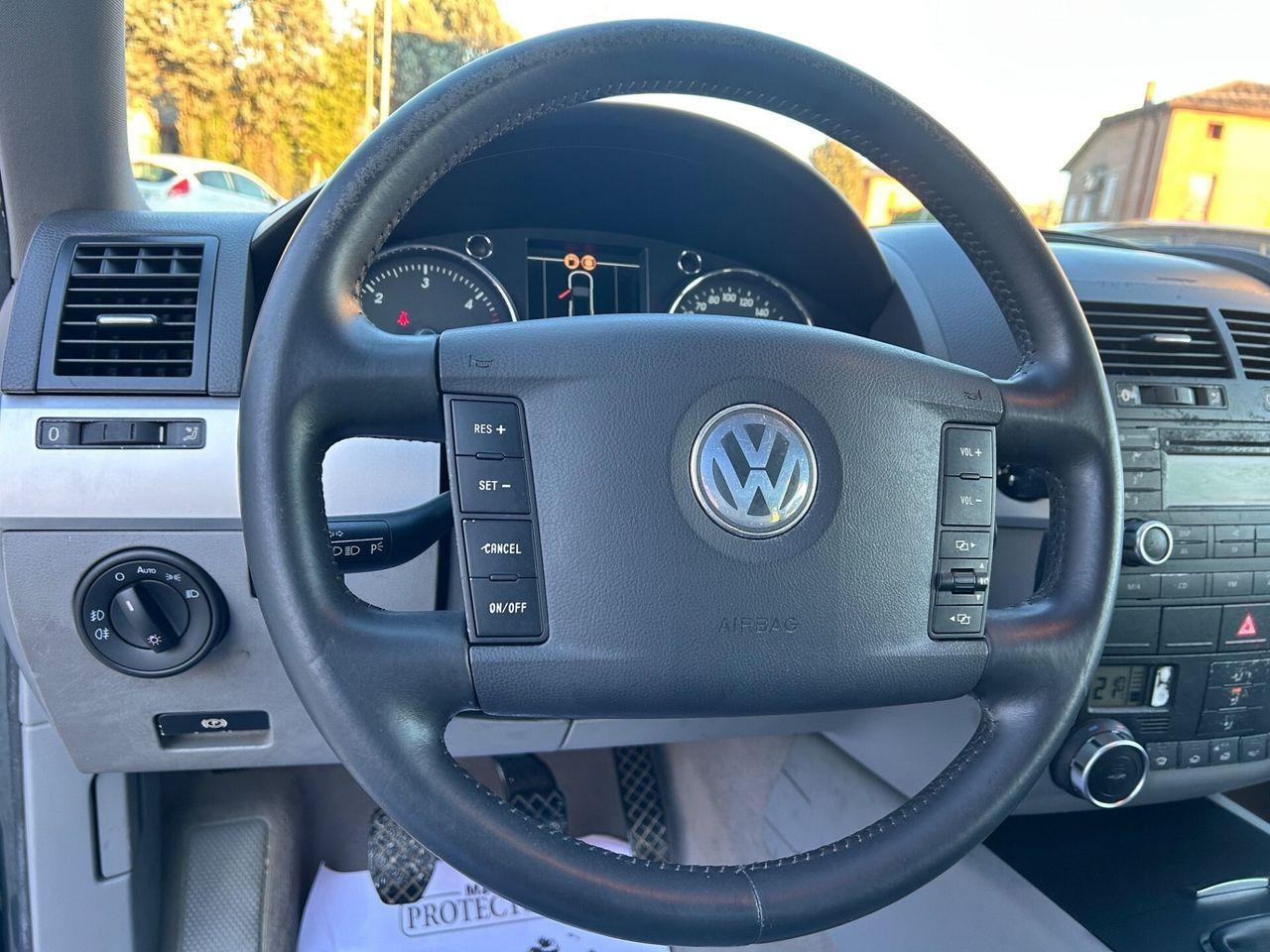 Volkswagen Touareg 2005 — photo 15