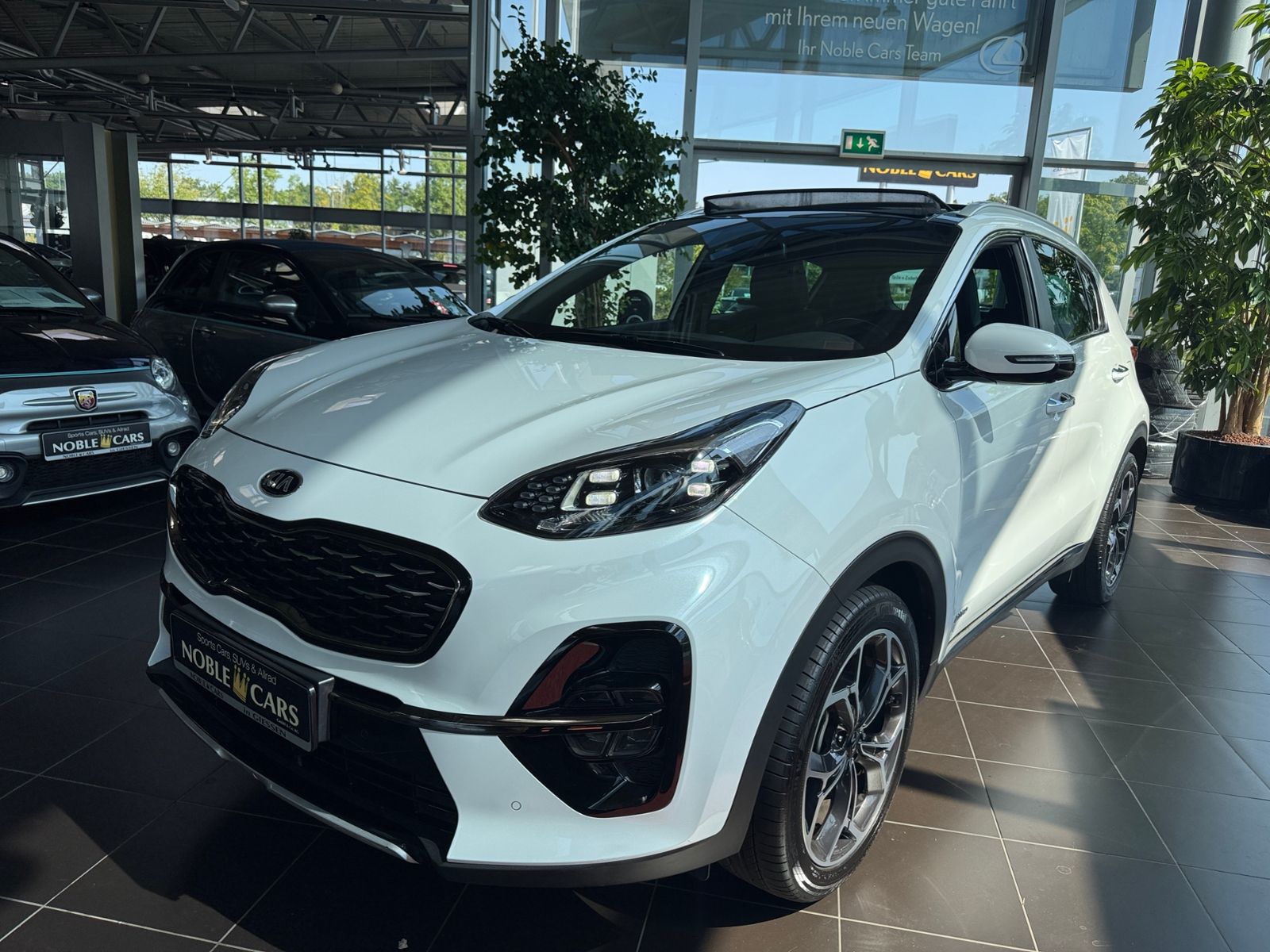 Fahrzeugabbildung Kia Sportage GT-Line 4WD PANO 360° LED NAVI