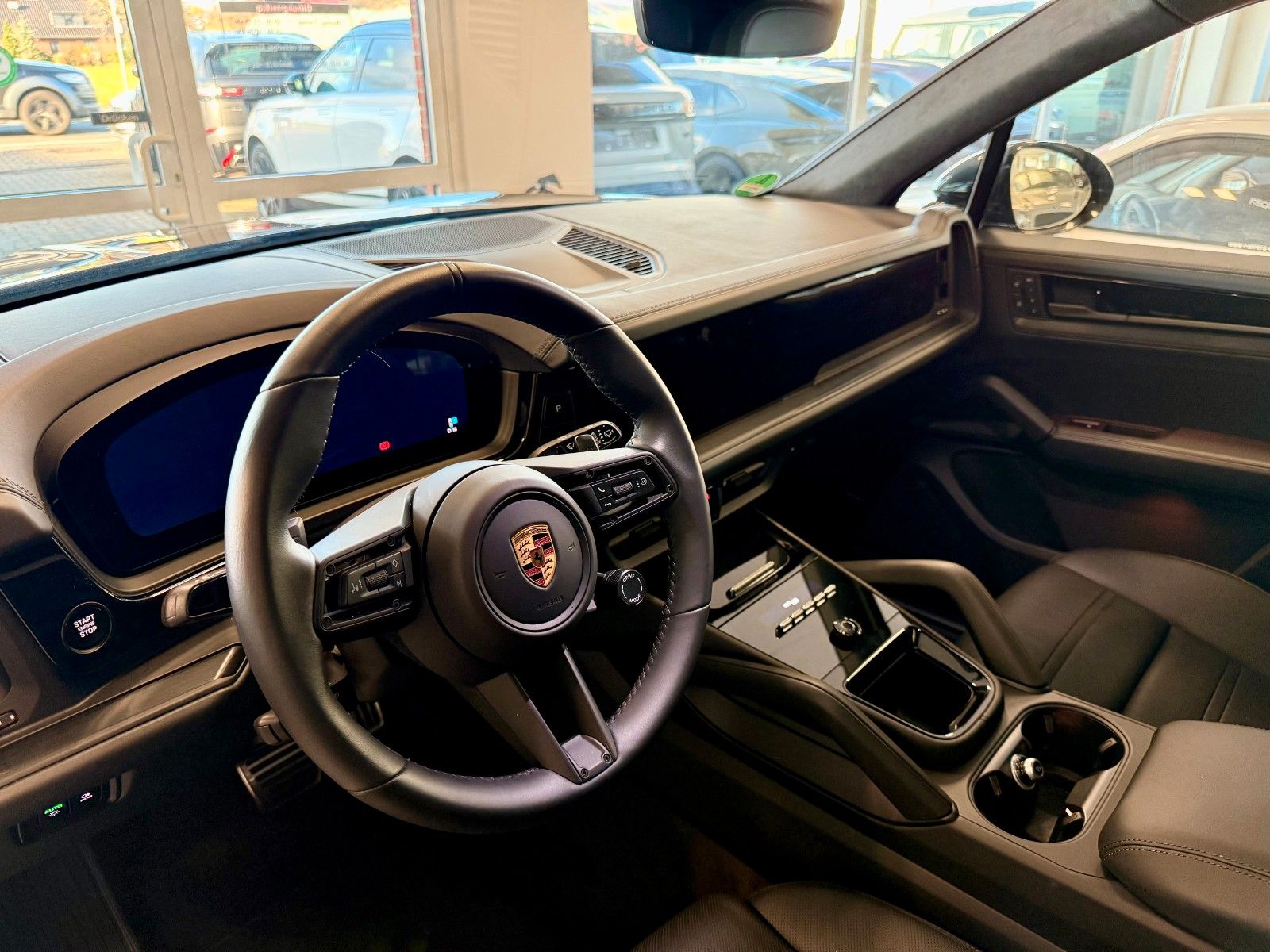 Fahrzeugabbildung Porsche Cayenne GTS SportDesign/Panorama/InnoDrive