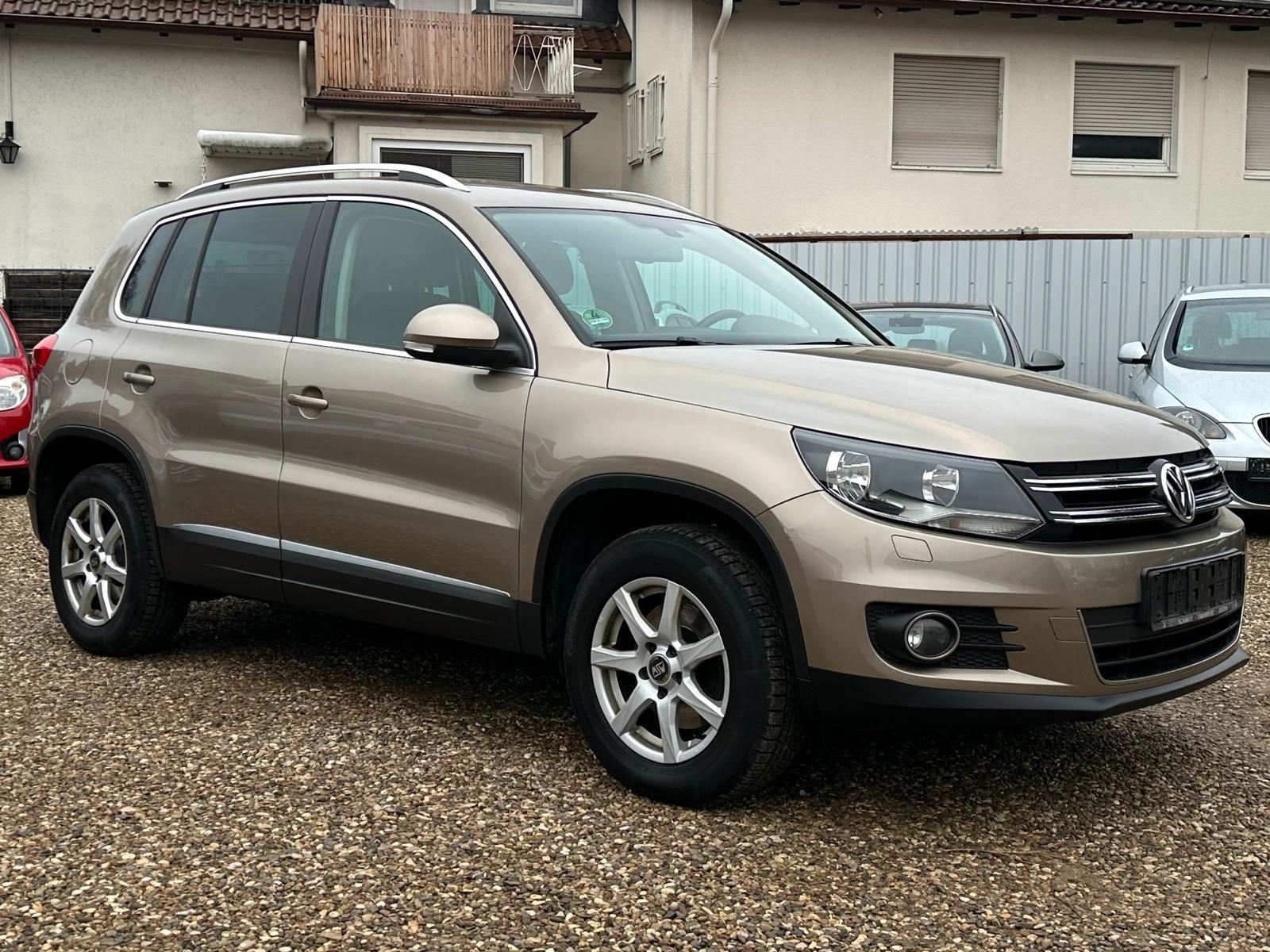 Volkswagen Tiguan 2.0 TDI 4MOT 1Hand Scheckheft AHK SHZ