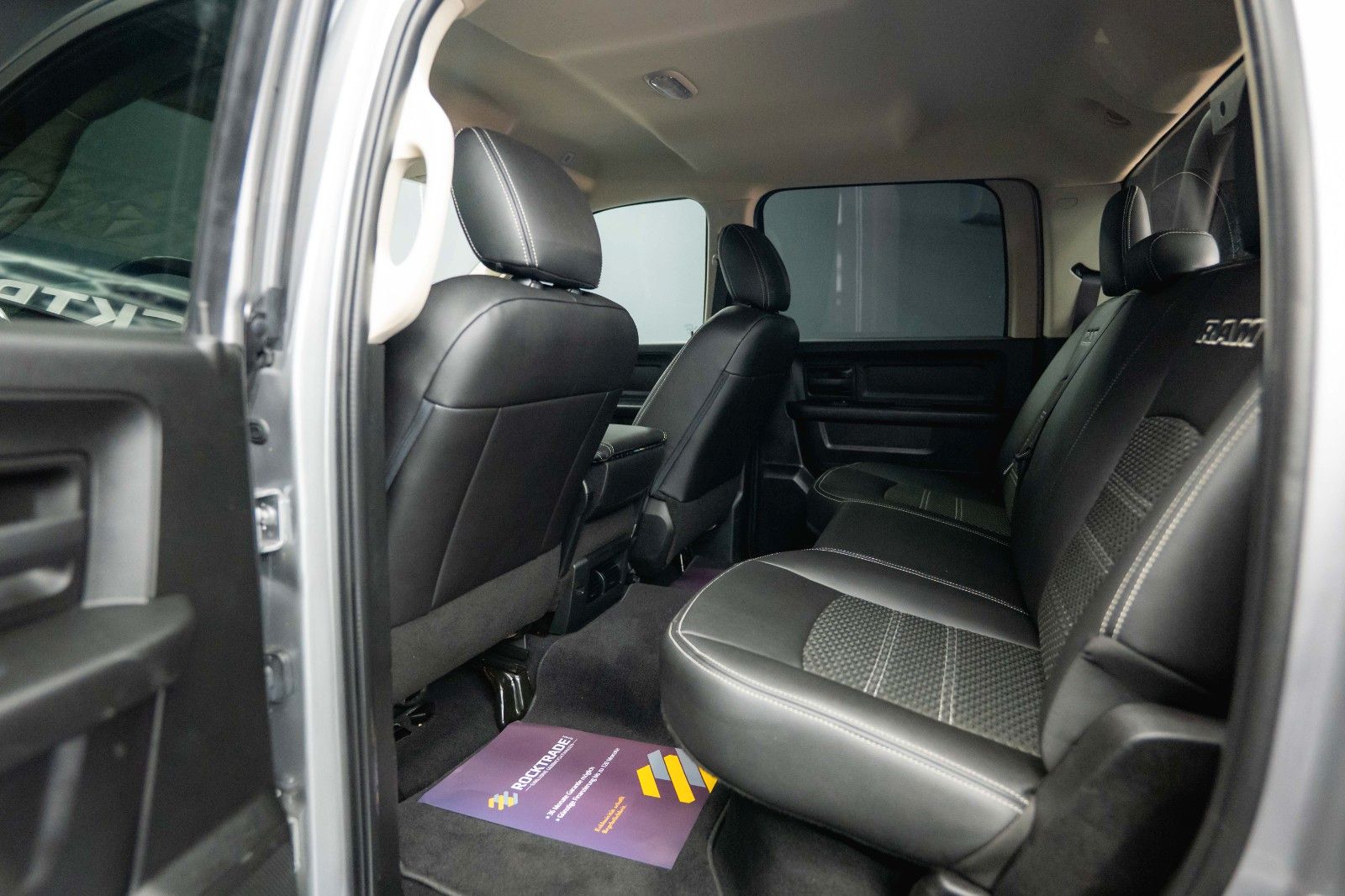 Fahrzeugabbildung Dodge RAM 5.7 V8 HEMI 4x4 OFFROAD Night-Paket *LED*AHK