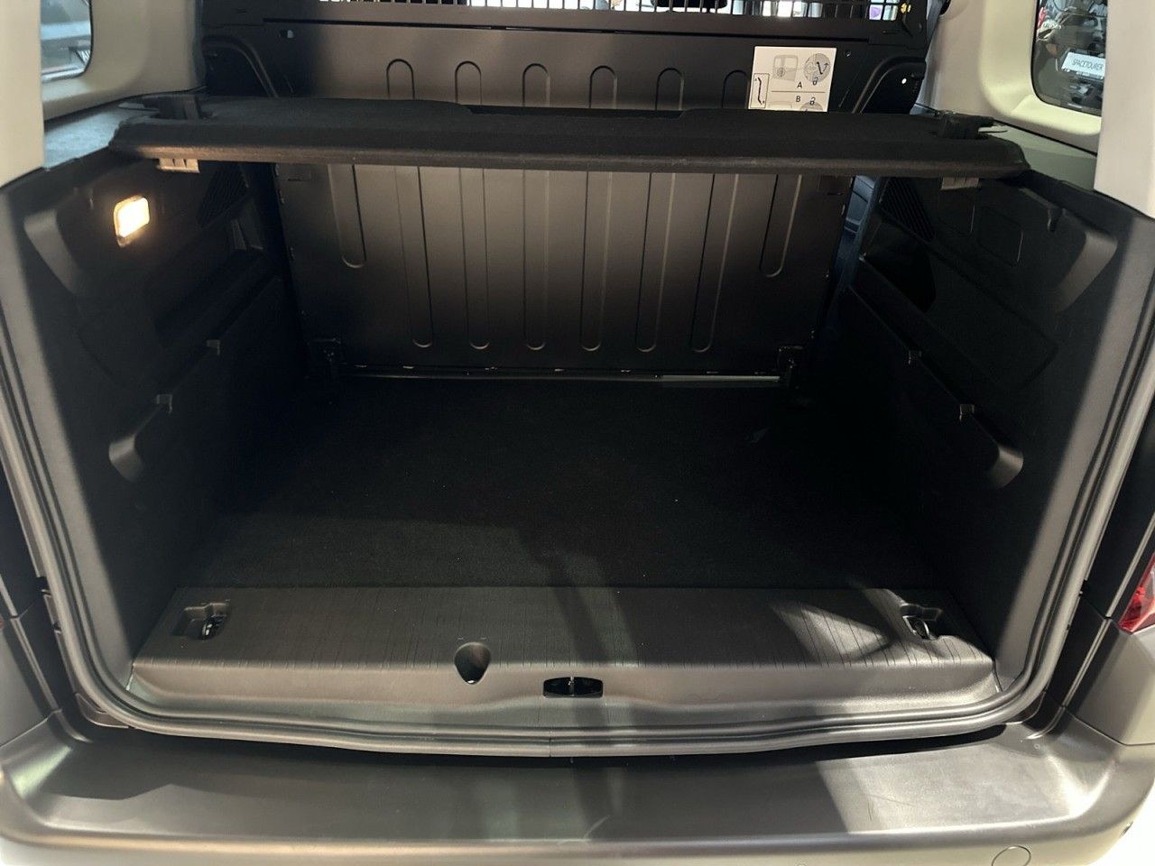 Fahrzeugabbildung Citroën Berlingo MPV M Diesel 100 Plus