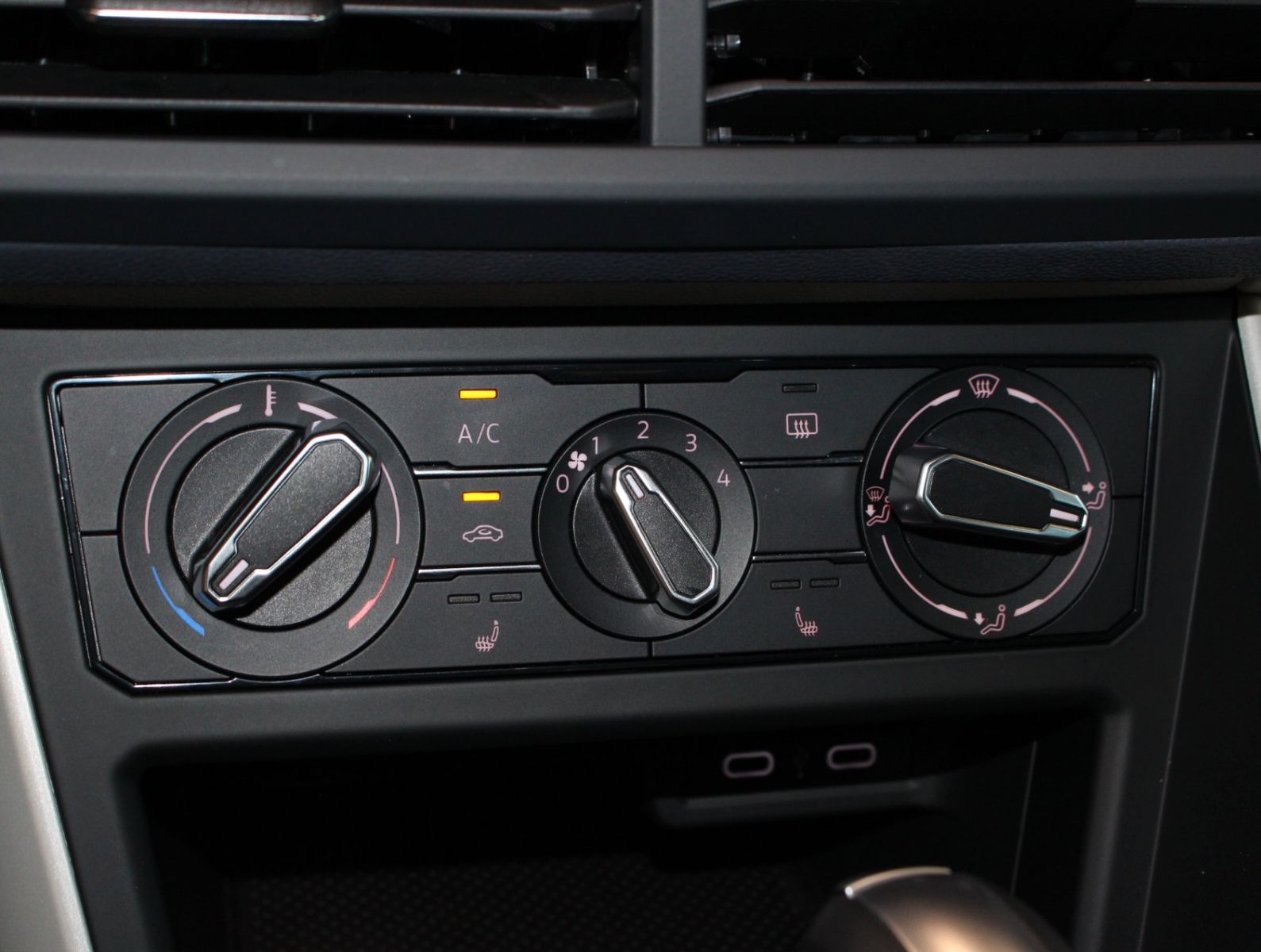 Fahrzeugabbildung Volkswagen Polo VI Highline DSG*1.Hand*MWST*