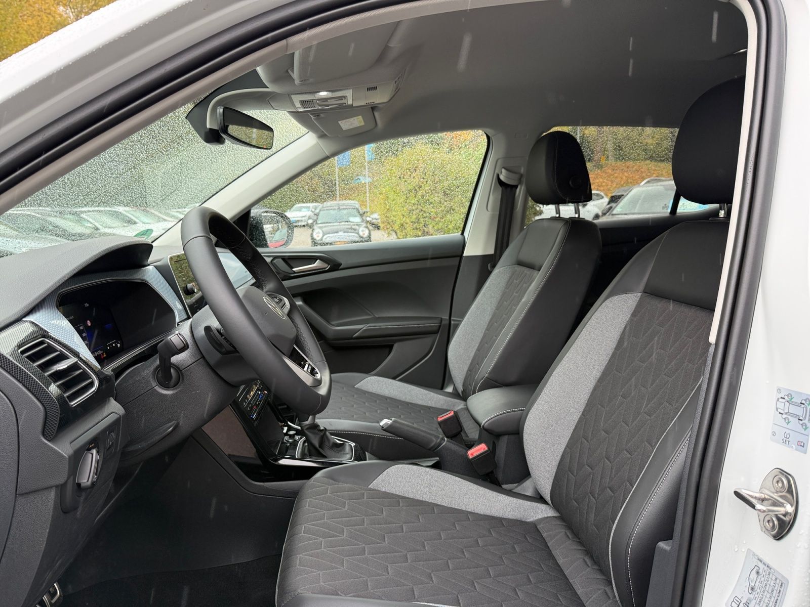 Volkswagen T-Cross - Bild 10