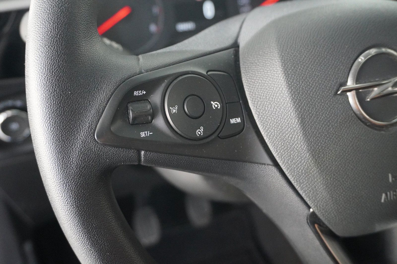Fahrzeugabbildung Opel Corsa F 1.2 EDITION NAVI/KAMERA/TEMP./PDC/DAB+