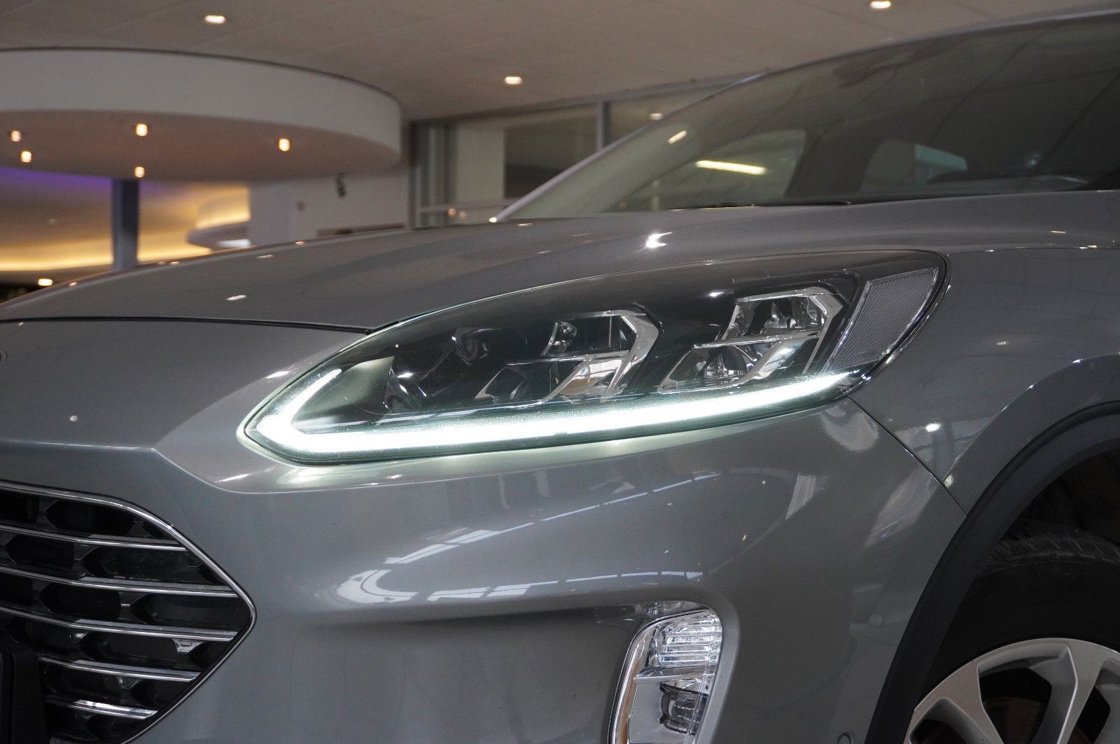 Fahrzeugabbildung Ford Kuga 2.5 HYBRID TITANIUM X 4X4 NAVI/LED/KAMERA