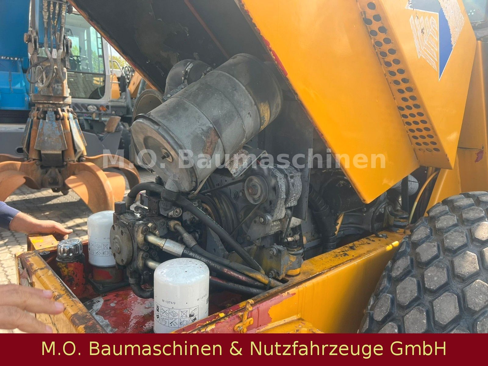 Fahrzeugabbildung ABG 160 V / 6,5 t / Walzenzug /