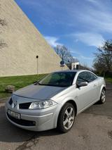 Renault Megane II 1,9L Cabrio 2009 *Einparkhilfe - Renault Megane mit Diesel-Antrieb: Roadster