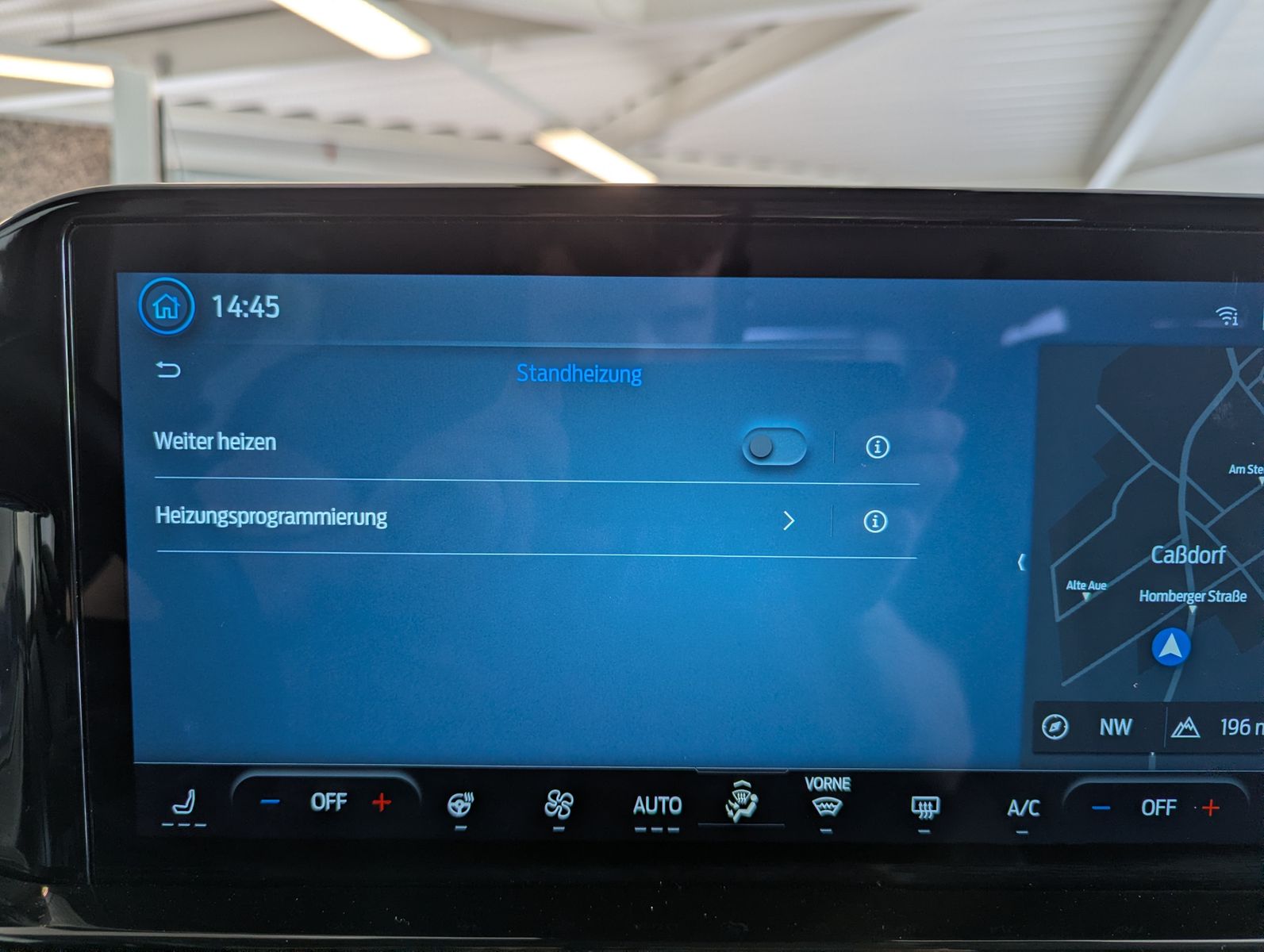Fahrzeugabbildung Ford Tourneo Custom 320 Titaniu-X Leder Pano StHz AHK