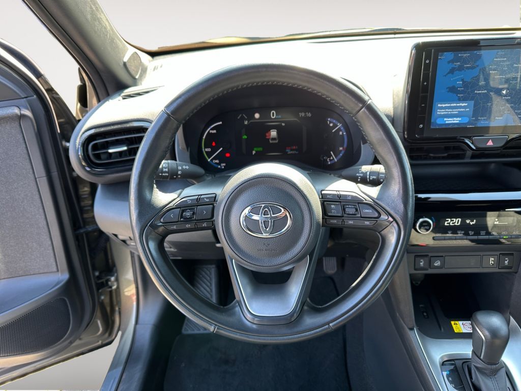 Fahrzeugabbildung Toyota Yaris Cross Hybrid 1.5 VVT-i AWD-i Team Deutschl