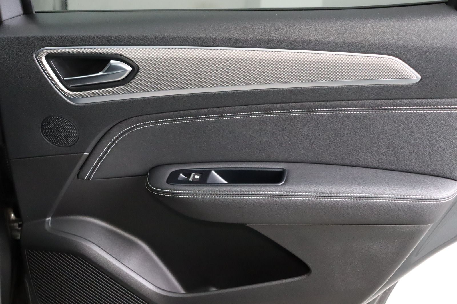 Fahrzeugabbildung Renault Arkana * LED * RFK * Lenkradhzg.