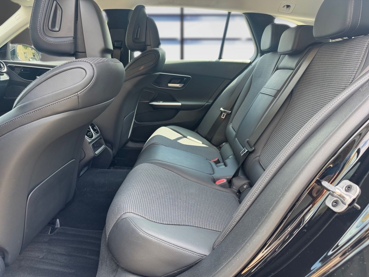 Fahrzeugabbildung Mercedes-Benz C 200 d T AVANTGARDE+LENKRADHEIZ+AMBIENTE+EASYP+