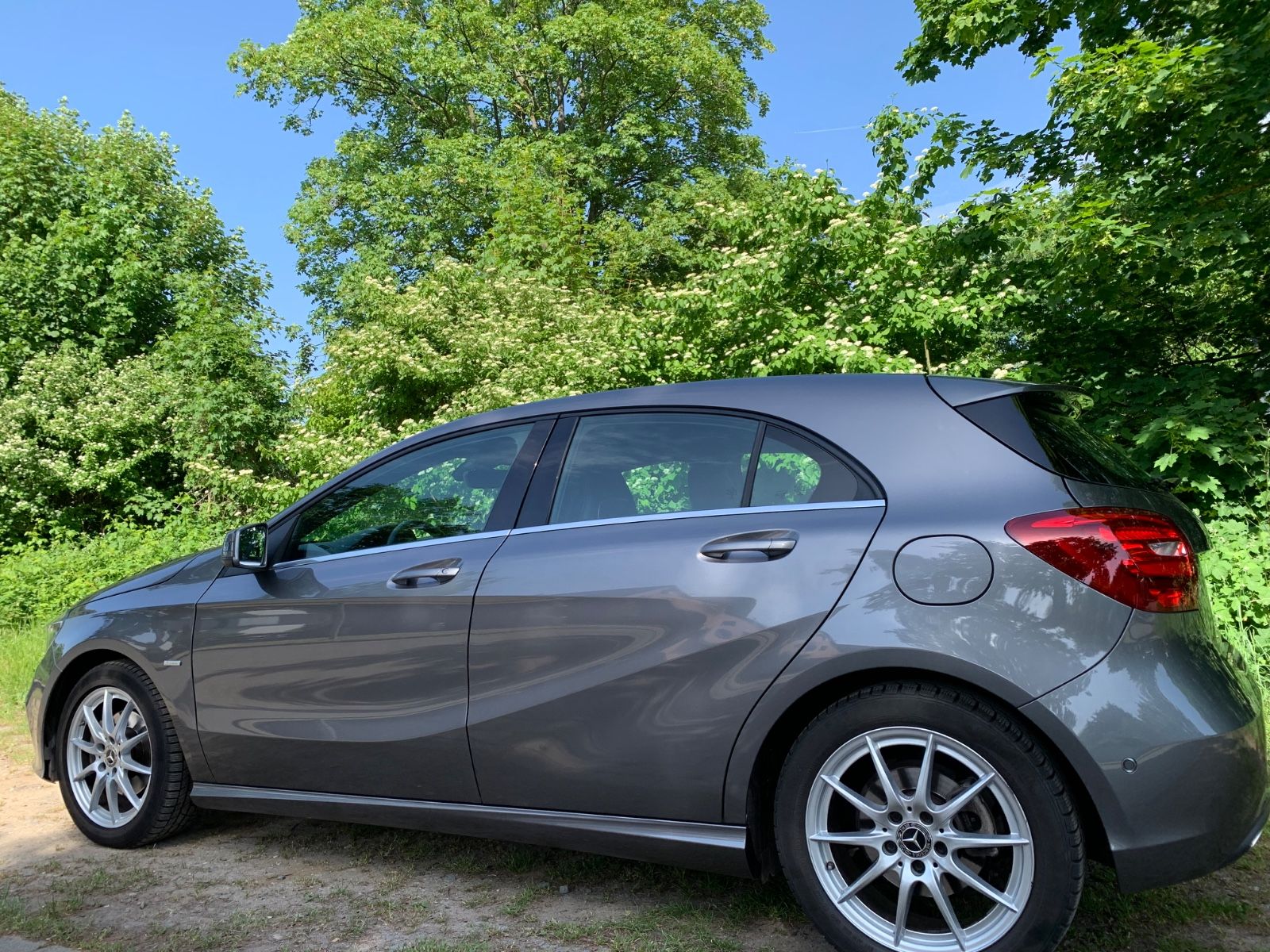 MERCEDES-BENZ A 180 -