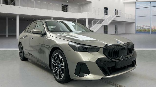 BMW 530e M Sportpaket Pro Iconic Key-Go Driving+ 360