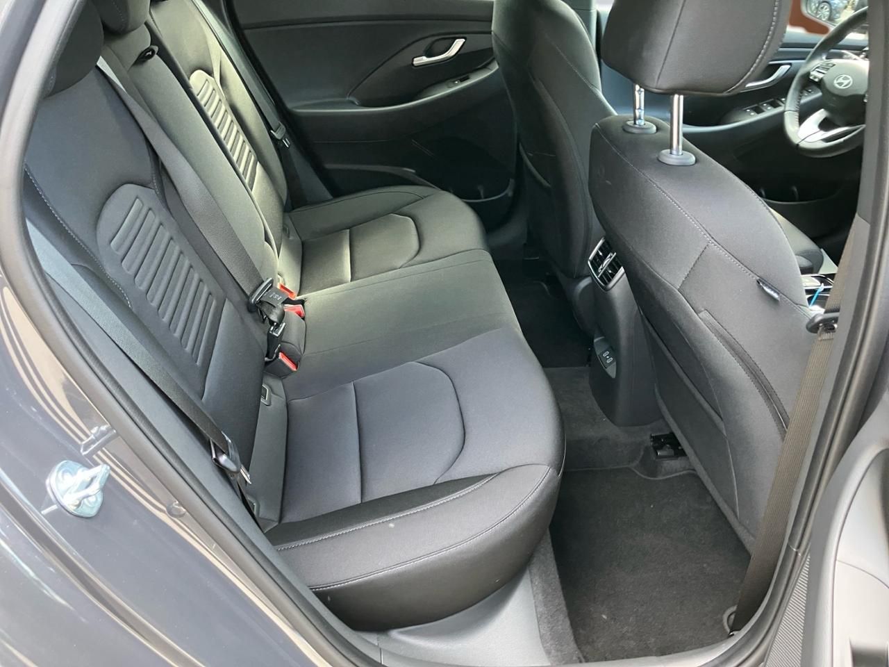 Fahrzeugabbildung Hyundai i30 DCT ADVANTAGE LED*NAVI*2Z-KLIMA*CARPL*KEYLES