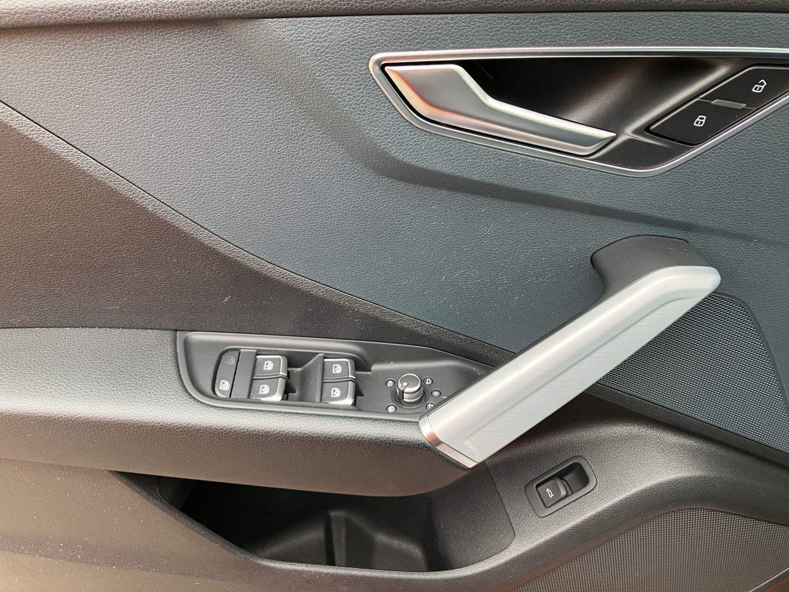 Fahrzeugabbildung Audi Q2 TFSI quattro S tronic LED SHZ APS Plus