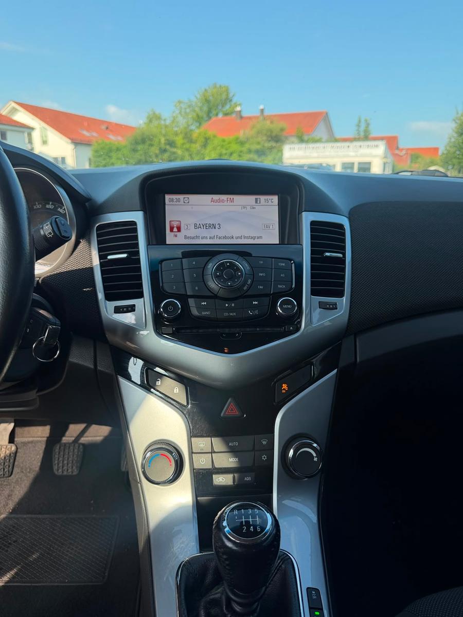 Chevrolet Cruze 2013 — photo 15