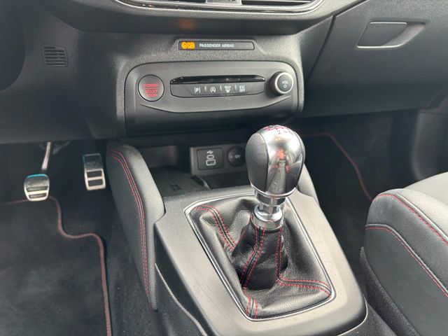 Ford Focus 2.3 EcoBoost ST X NaviLEDTrack-Paket