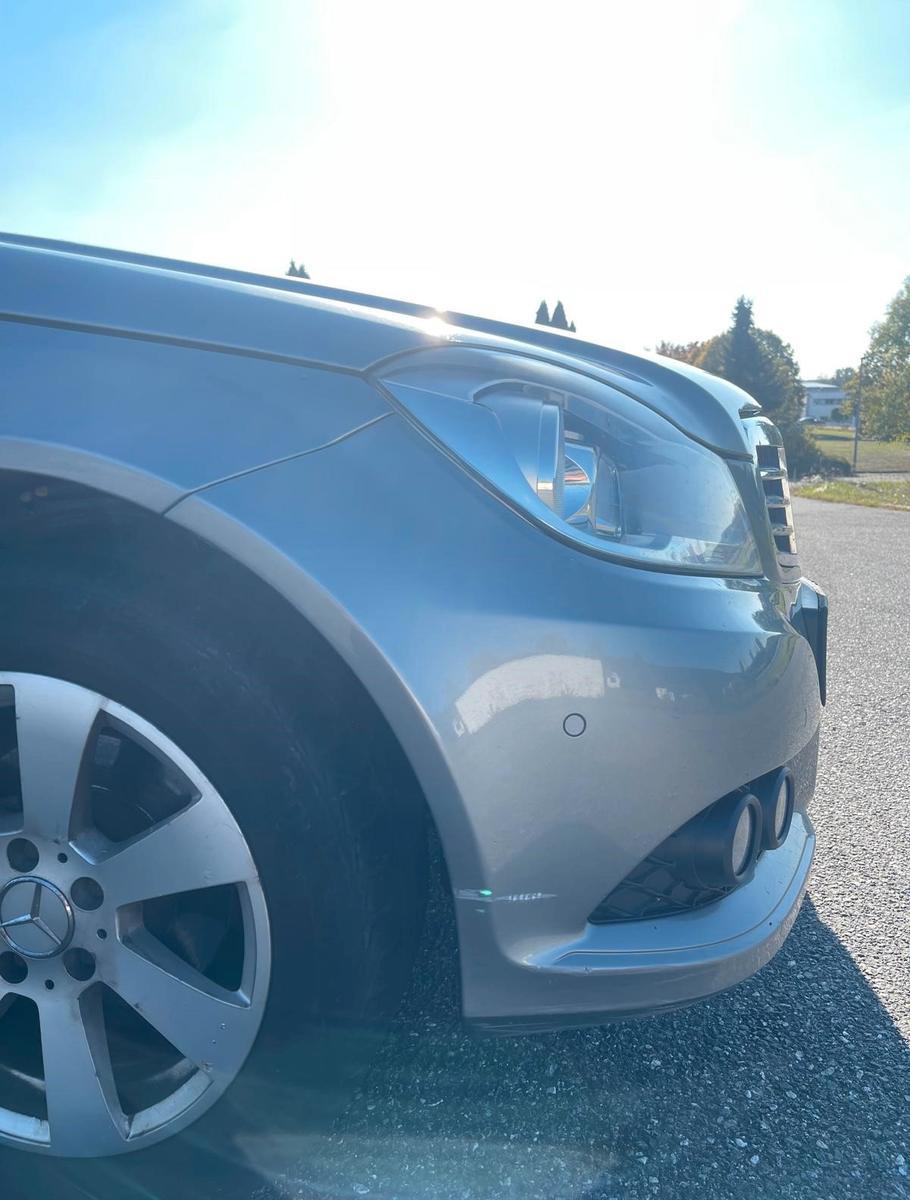 Mercedes-Benz C180 2011 — photo 16
