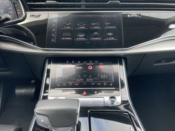 Audi Q8 - 12