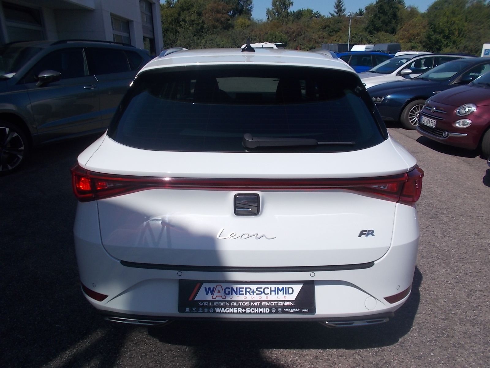 Fahrzeugabbildung SEAT Leon FR Sportstourer 1.5 eTSI DSG + AHK