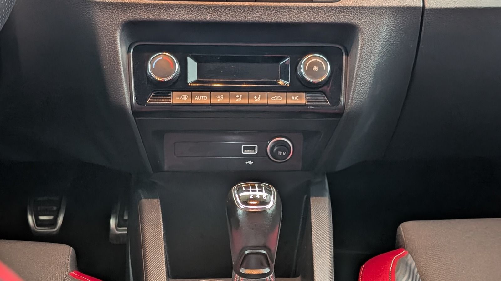 Fahrzeugabbildung SKODA Fabia Combi 1.0 TSI * LED * SHZ Monte Carlo